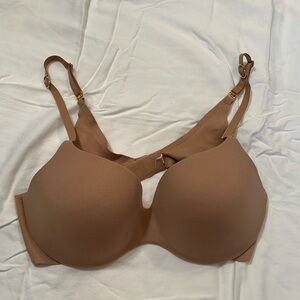 Nude VS bra 38B